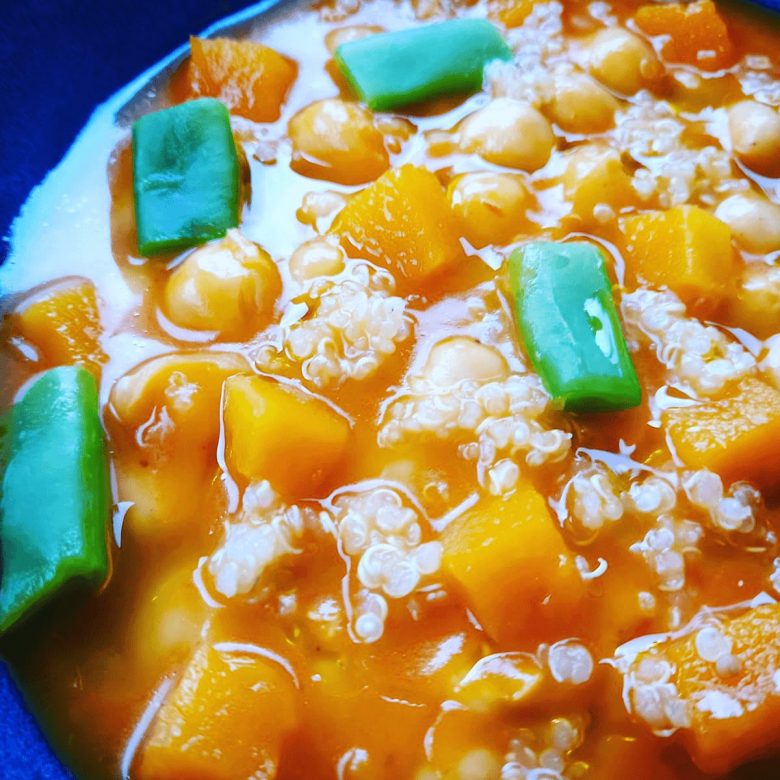 Garbanzos con calabaza asada, quinoa y judías verdes