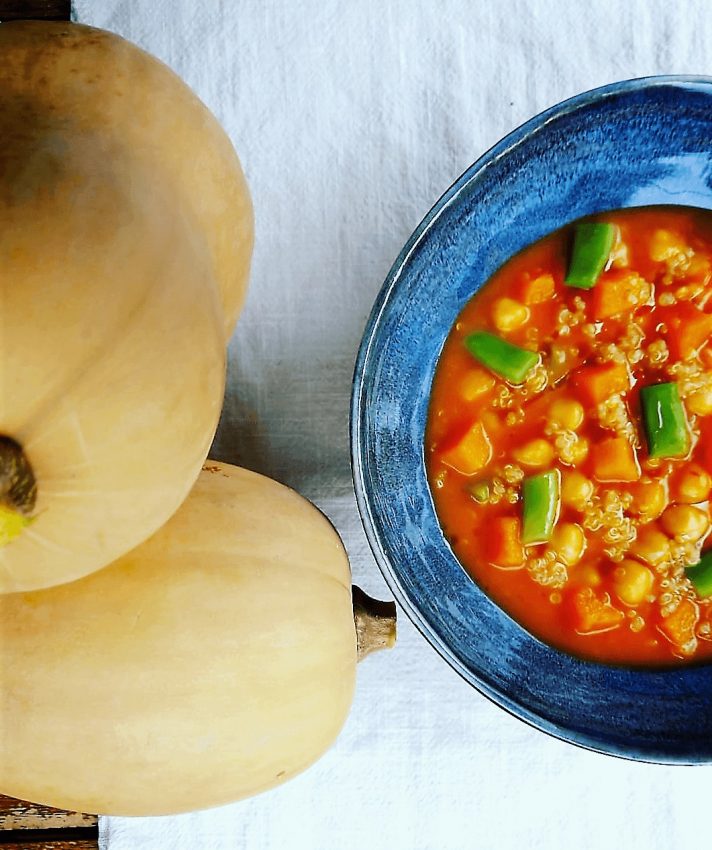 Potaje de garbanzos con calabaza asada y quinoa